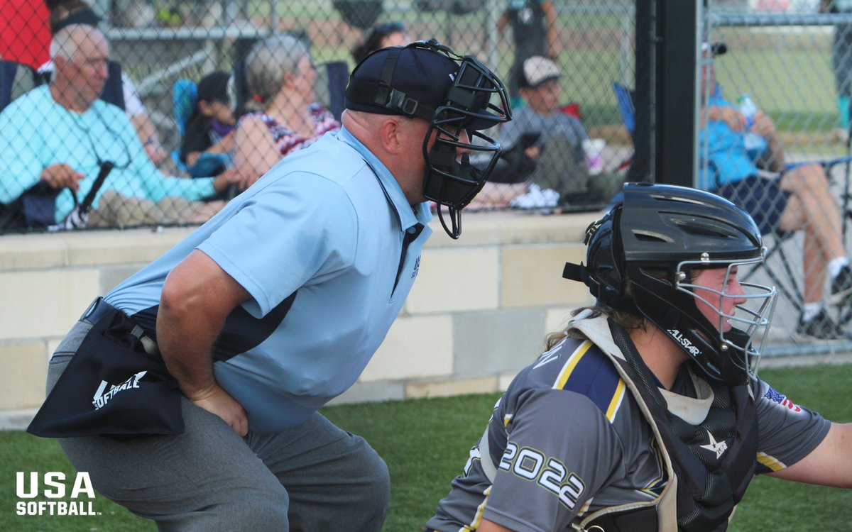 USASoftball's tweet photo. We couldn't play without them.

Thanks to our men and women in blue for umpiring the 2020 #GOLDNationals! 👕🥎 https://t.co/810X9lOkqd