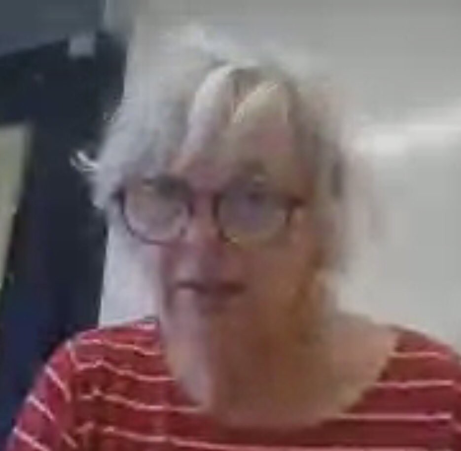 KinkhoestGerda's tweet photo. Gezellig met een vrienden gefacetimed, hihi!! Dit is toch wel nieuw, maar dit laat eens goed zien hoe ver wij nu zijn met technologie!!! https://t.co/hH607RnQwD