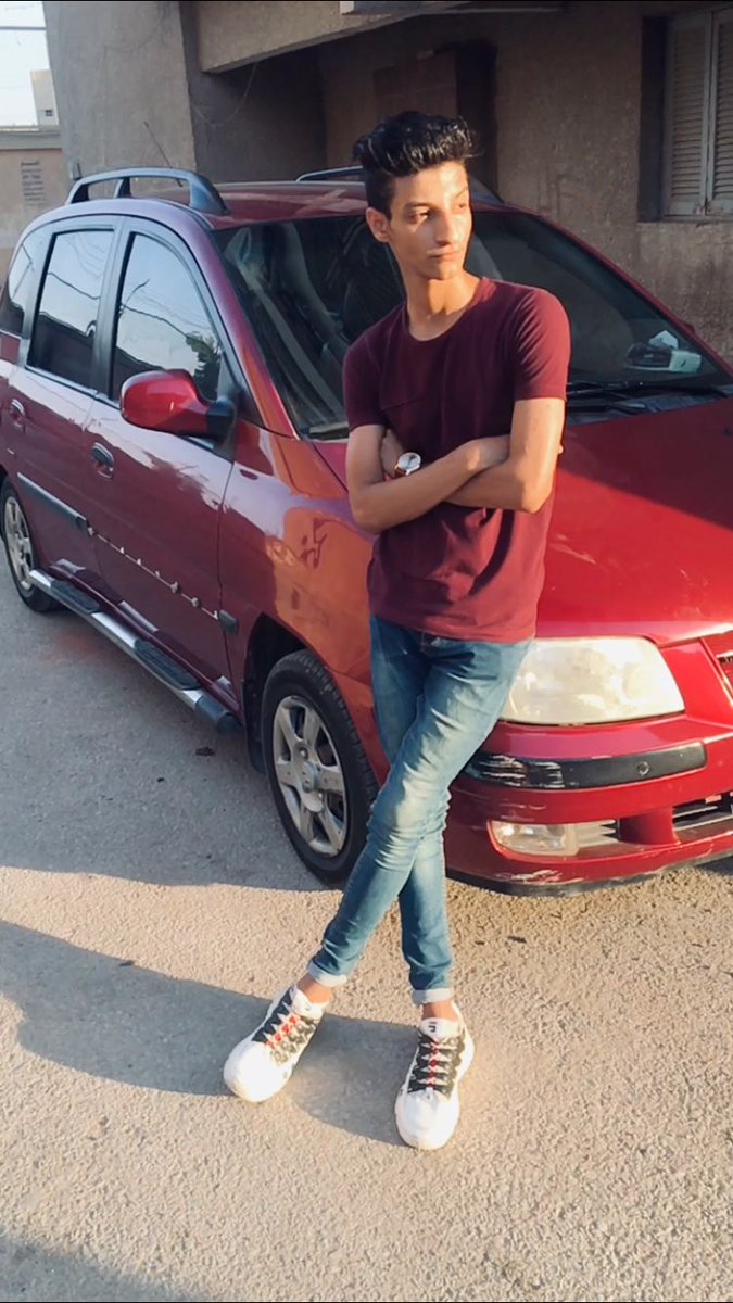دايماً بقعد اتخيل نفسي معايا ١٠٠٠٠جنيه وباخدهم ارجع بيهم لايام الملك فارق♥️