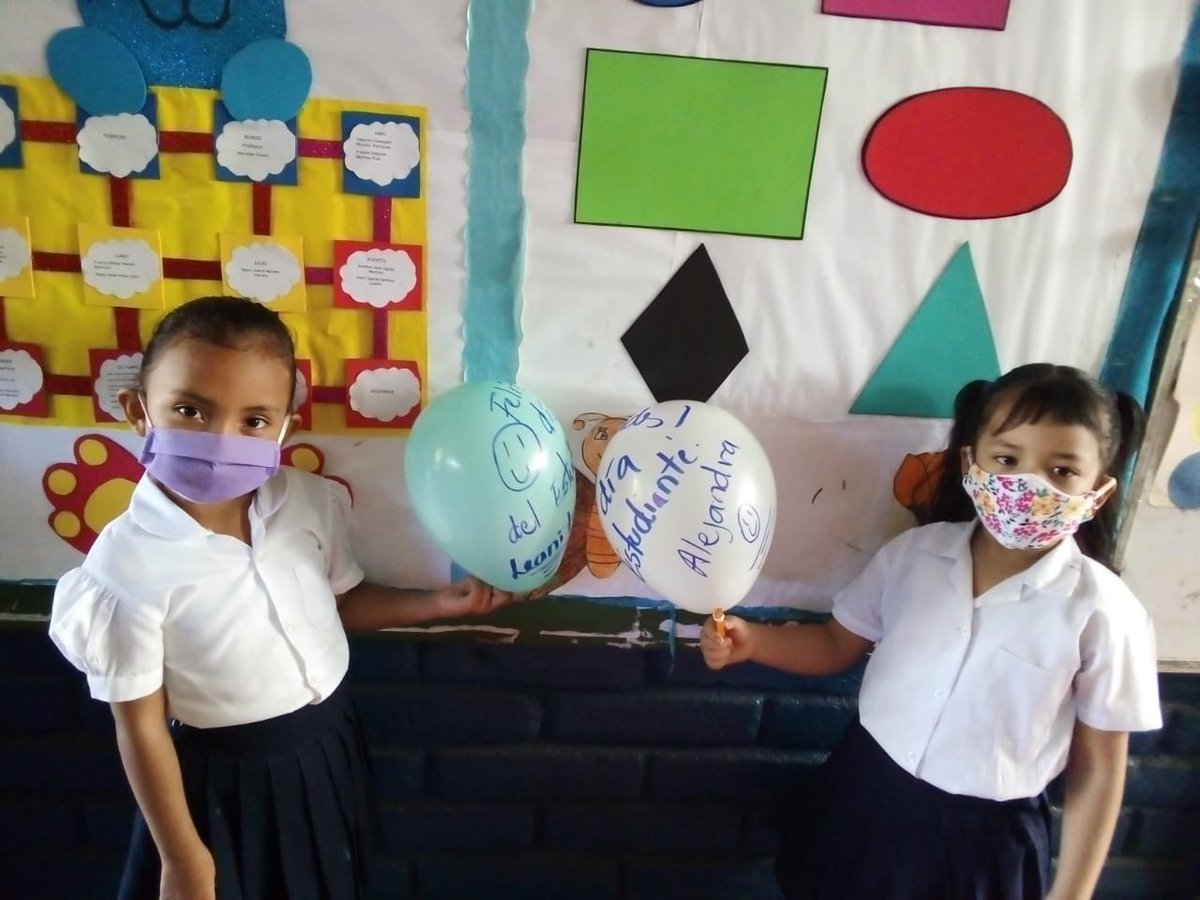 lenertorres82's tweet photo. El Ministerio de Educación del departamento de León conmemora el día nacional del Estudiante Nicaragüense, en homenaje a 4 estudiantes universitarios asesinados por defender sus derechos el 23 de Julio de 1959. A 61 años la lucha sigue, Aprendemos para prosperar.
@minednicaragua https://t.co/R2MylFLSff