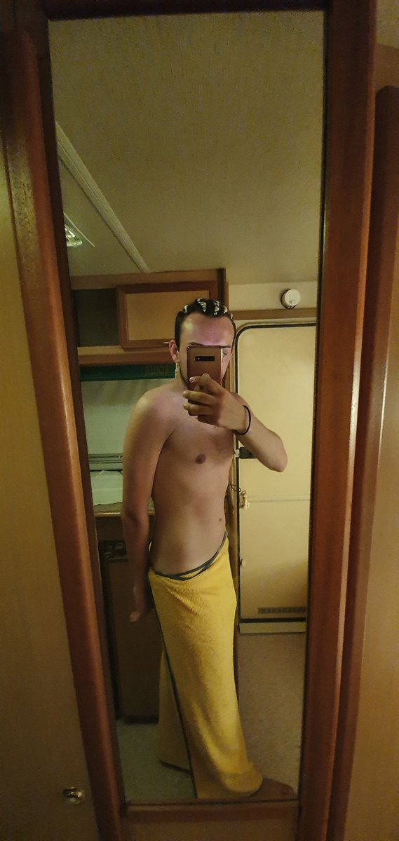 Feetgod2's tweet photo. Apparently if you loose 16kg people start looking at you in a different way. https://t.co/aV3qbTaTxY