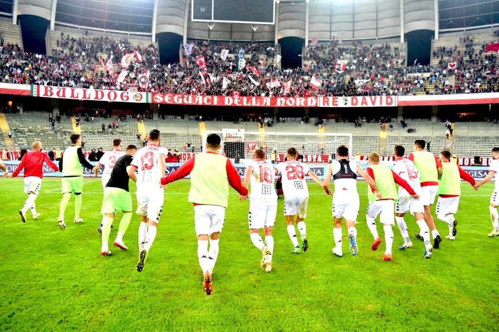 sscalciobari's tweet photo. Il Presidente Luigi De Laurentiis 📝

➡️  https://t.co/wW7gcNpadI
.
#sscbari #NoiSiamoBari #newseason https://t.co/i4vKt2FqK0