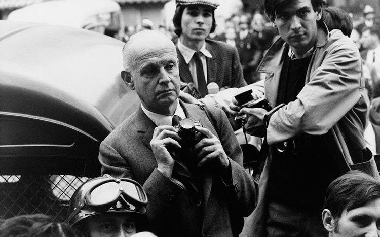 rubengilfoto's tweet photo. FRASES CELEBRES SOBRE FOTOGRAFÍA
“Fotografiar es colocar la cabeza, el ojo y el corazón en un mismo eje”. Henri Cartier-Bresson
#fotografia #henricartierbresson #fotografiarconelcorazon #ilovemyjob #frasescelebres https://t.co/wZEspzhTW2
