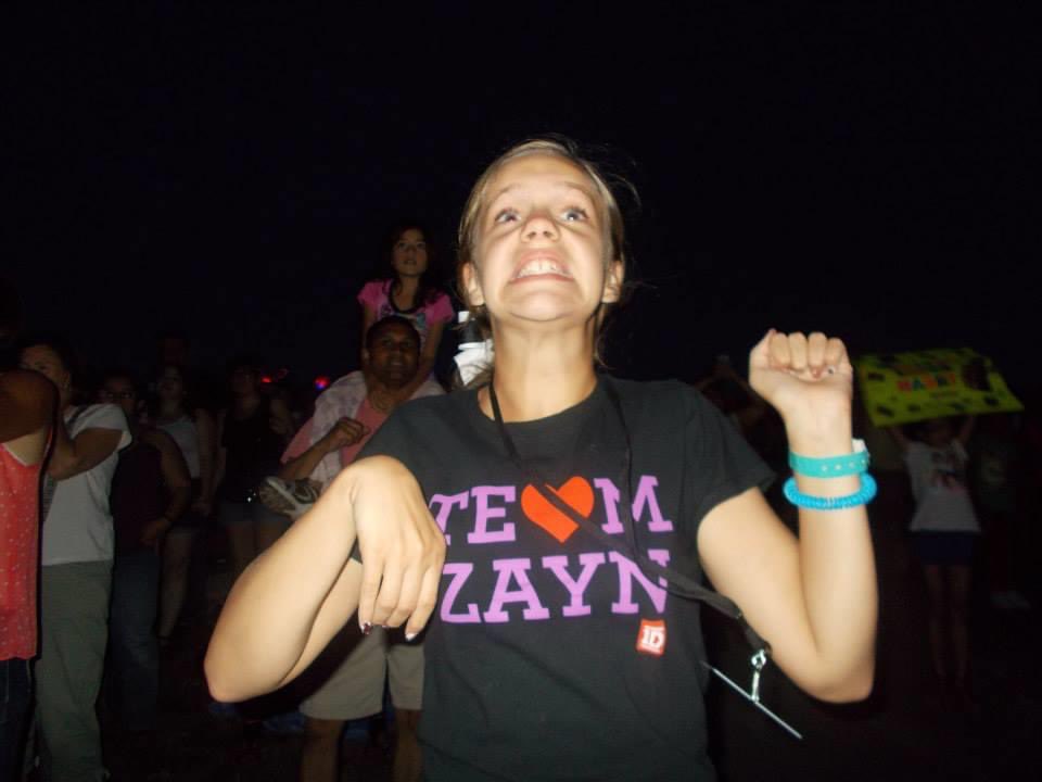 LeeahElizabeth's tweet image. me age 12 at my first concert ever in 2013. still team zayn btw. #OneDirection2020 #TenYearsOfOneDirection