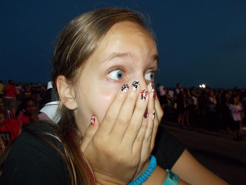 LeeahElizabeth's tweet image. me age 12 at my first concert ever in 2013. still team zayn btw. #OneDirection2020 #TenYearsOfOneDirection