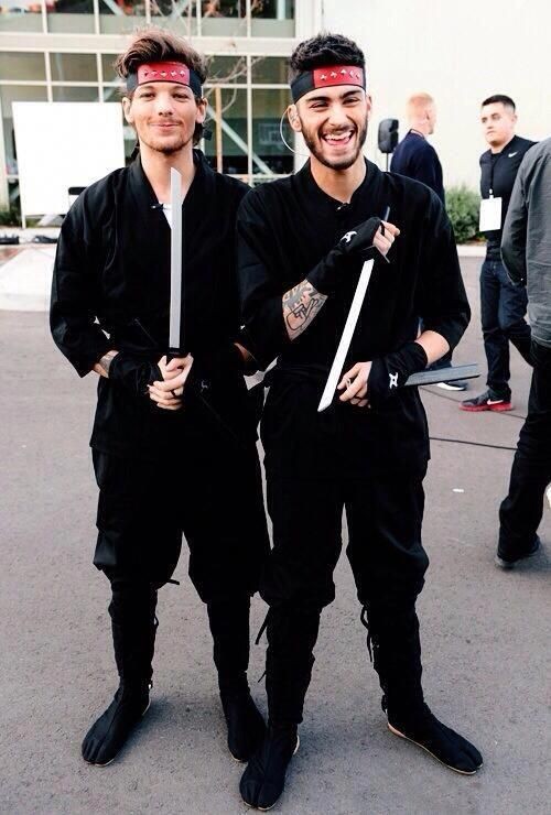 jkslippiercing's tweet image. I knew I would be crying today but never thought I would be crying over Zouis @zaynmalik @Louis_Tomlinson 
#onedirection10years #10YearsOfOnedDirection