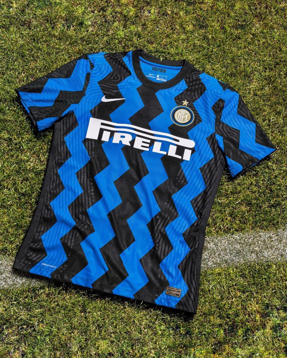 timothy_ngure's tweet photo. Yo Yo Yo! 
To all my football lovers and the respective people that would love to gift their friends and loved ones with football apparel, @jerseykit254  has adeptly restocked this coming season's jerseys! Hit 'em up! https://t.co/fQlcDJaQNz