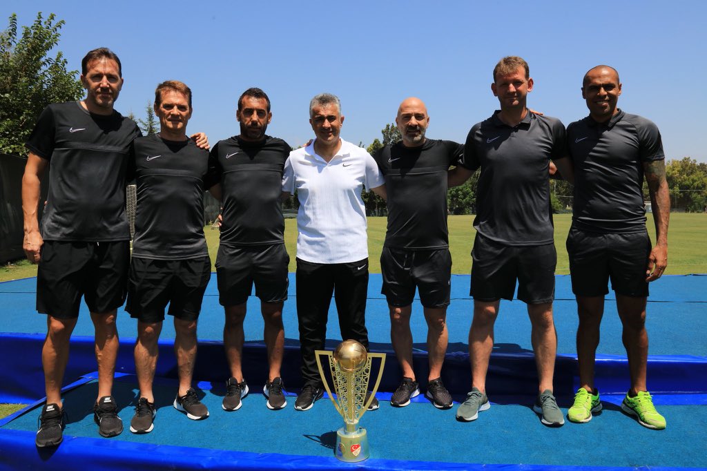 Hatayspor, Teknik direktör Mehmet Altıparmak ve ekibiyle karşılıklı anlaşarak yollarını ayırdı. 

Hatayspor’a verdikleri emek ve katkıdan dolayı teşekkür eder, bundan sonraki kariyerlerinde başarılar dileriz.
#hatay #hatayspor