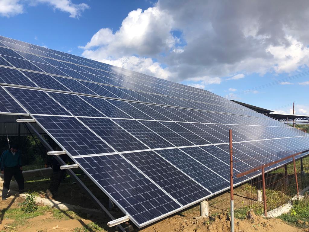 GoodWePower's tweet photo. Kompakt tasarımı ve güç artırma fonksiyonu ile #TÜVRheinland Ödüllü #GoodWe #MTSerisi, Kıbrıs'taki #solar projelerde tercih edilmeye devam ediyor.

Euromed tarafından kurulan #60kW'lık sisteme, katkıda bulunmaktan mutluluk duyuyoruz.

#GoodWe #Cyprus #joytoinstall #güneşbizeyeter https://t.co/aLHS6395u3