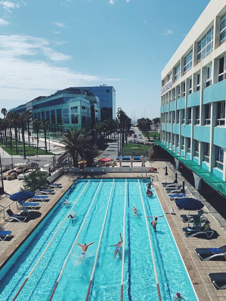 CNBARCELONA's tweet photo. Per seguir gaudint dels nostres petits-grans plaers 😍🏊🏽‍♀️

#clubnataciobarcelona #cnbisbig #barcelona #bcn #barceloneta #swimmingpool #pool #piscina #swimming #sport #deporte #outdoor #club #sportclub #airelliure #esport #natacion #lavidadesoci #workout #globus #bronzu #sunnyday https://t.co/mLOwDEkNAu