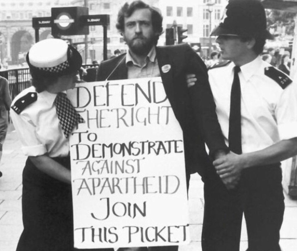 zarahsultana's tweet photo. Solidarity with @jeremycorbyn, a man who always stands up for the oppressed 💕✊🏽 https://t.co/v2aZflqkOr
