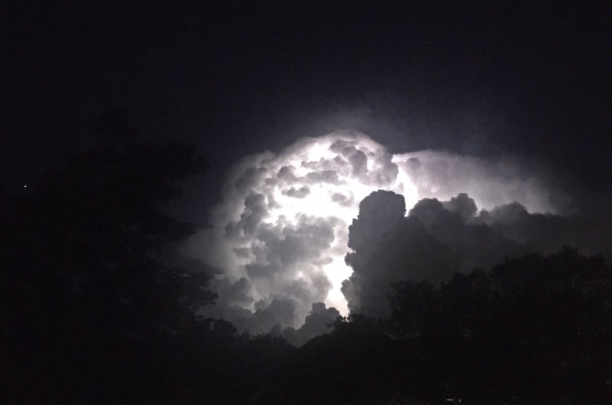 rhluttrell's tweet image. Wednesday night light show care of Mother Nature! Looking South towards Charlotte.