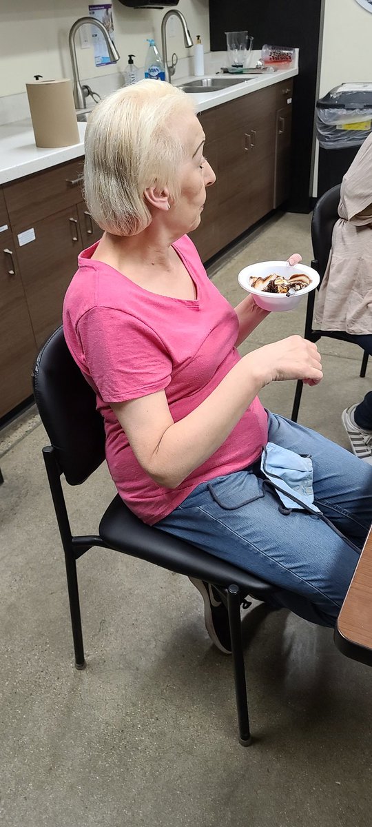 CLevitan17's tweet image. @THDMadisonHTS CELEBRATING 120 days SAFE with an Ice Cream Social (Distancing) on a HOT 🔥 day!! Thank you team for making safety a priority each and everyday!! #ProudASM #ThankYou #SafetyFirst @k20machine @McFarrenGary @SWHR33 @rmarl17