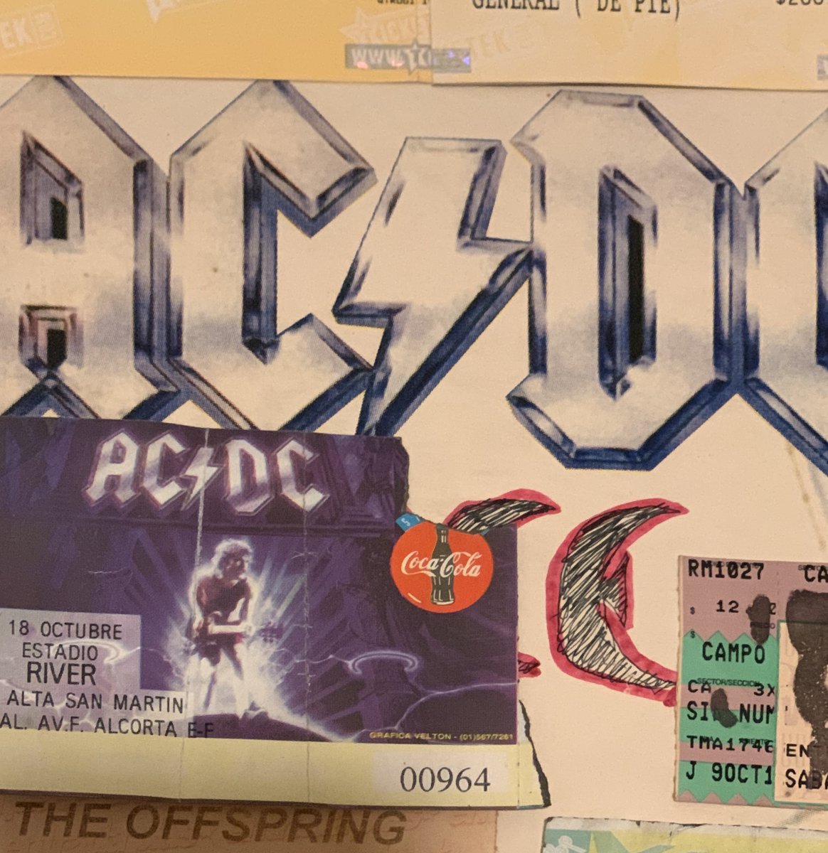 SURFESVIDA's tweet photo. @Vorterix #Maldicion #BackInVorterix #BackInBlack #40Años Soy fan desde muy pequeño! y tuve la suerte de estar en mi cumple de 30 años en la 2da visita de #ACDC https://t.co/wlTe6tQI39