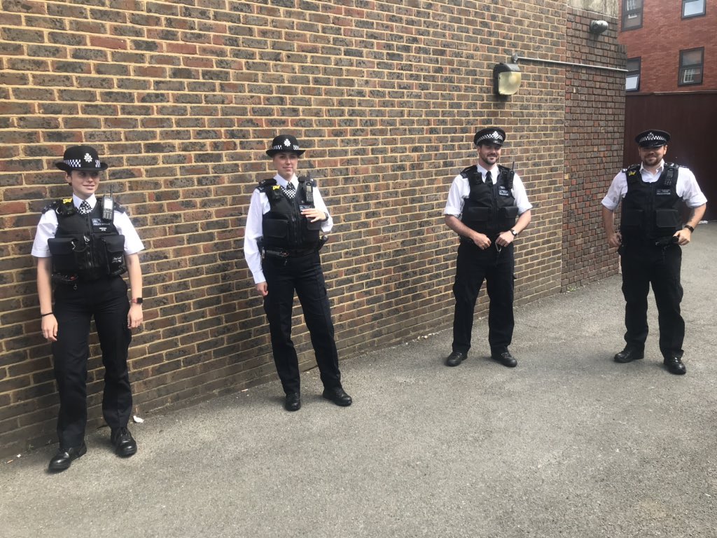 MPSHaringey's tweet photo. Local officers from @MPSWestGreen are conducting patrols across their wards to detect and deter crime. 

They will be conducting weapon sweeps, reassurance patrols &amp; ensuring the public are safe. 

If you see the team please do stop and have a chat. #CommunityPolicing https://t.co/PxiwgHMyWs