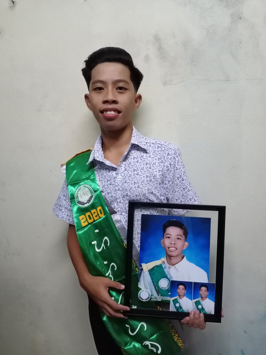 _ezklrmr's tweet photo. Many dream, some try, but I achieved.
Romero, Ezekiel L
Graduate of Technical Vocational Home Economics
SY 2019-2020π¨βπ
#Congratself
PS:Dito ko nalang ipost HAHAHAHA https://t.co/CsRQOZm5ti