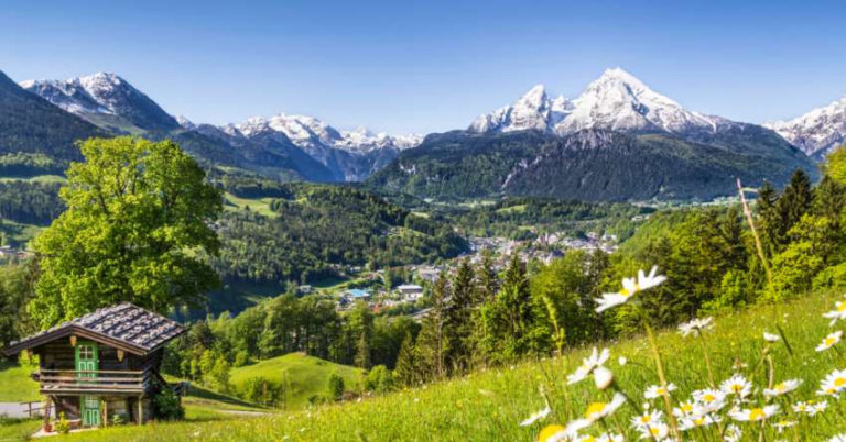 ZionKabbalah's tweet photo. Sagesse + Emouna
= Sa Voix
= Voie de Dieu
= Sa Voie
#Alpes #Alephs https://t.co/OOCRZJL1hb