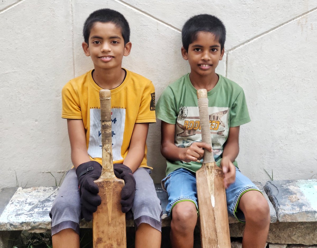 HumansOfAndhra's tweet photo. "Last week, my brother and I were playing cricket with our friends from the apartment. Suddenly, I hit the ball ...
Full Story >> https://t.co/UHzXoeFM2G
#cricketisback #Children #Memories #Happiness #Littlethings #Gratitude #Grateful #Positivity #Hope #Andhra #HumansofAndhra https://t.co/ymCrVb8mMo
