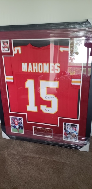 LeatherneckClub's tweet photo. The 31st Annual Purple &amp; Gold Auction starts 3 WEEKS FROM TODAY! Many amazing items up for grabs, including this framed/autographed Patrick Mahomes Chiefs' jersey! Register &amp; browse items at https://t.co/3ZNXD0F9Eq! #PG2020 https://t.co/tzjWpMnup0