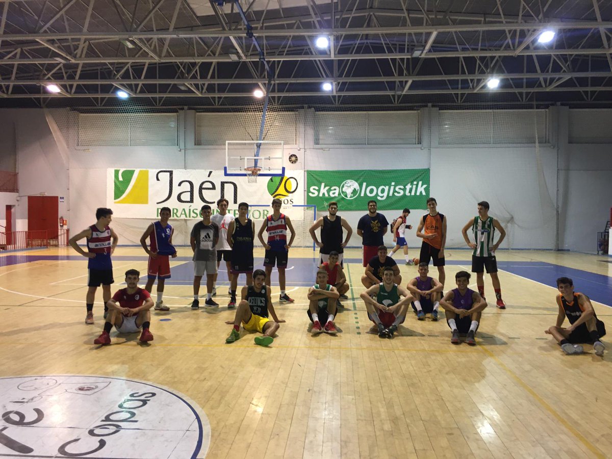 AntonioJosMar17's tweet photo. Temporada 20/21🔜🏀
#metasnuevas
@CBAndujar https://t.co/rNWnxu0eUa