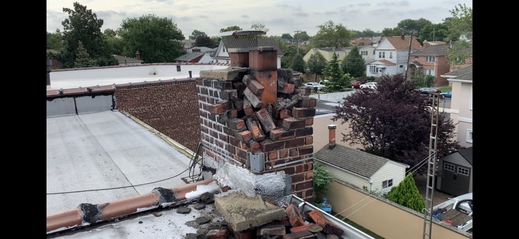 migchavez_nyc's tweet photo. Where were all the talented photogs when MY house got hit last night? #lightning #thunderstorms #nyc #queens #helloinsurance #deductible #ifimnotlaughingimcrying https://t.co/UxkutObZr2