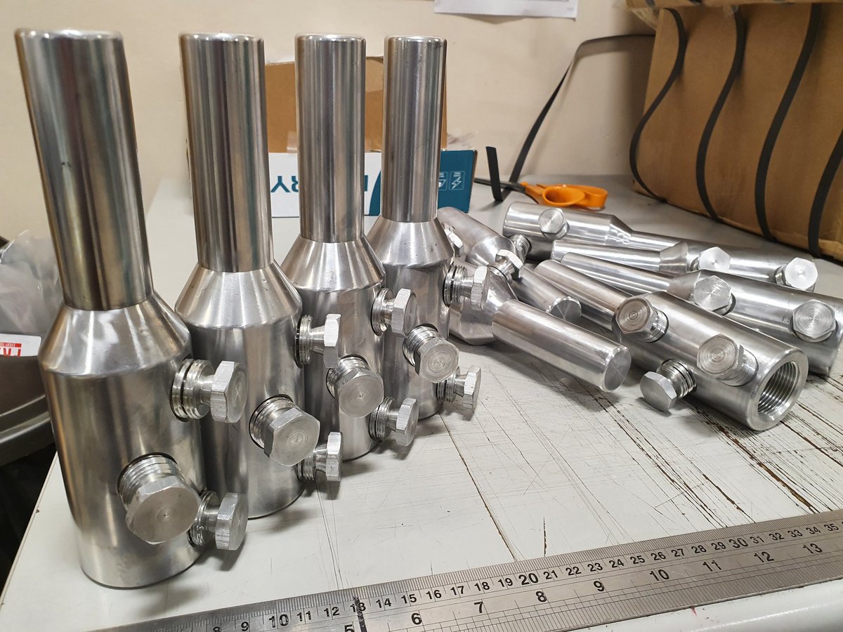 SPS_UK's tweet photo. Look at these beauties. Medium voltage 630mm2 mechanical pin connectors for 52kV export termination order leaving us this week.
#mechanicallugs #52kV #highvoltage #cablejointing https://t.co/t8pPEackp2