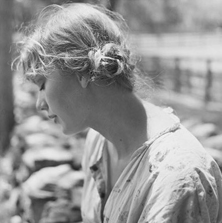 TSwiftNZ's tweet photo. 📷 | Taylor Swift for the folklore photo shoot — Images by Beth Garrabrant

(HQ’s to come soon) https://t.co/DM8DAd63WI