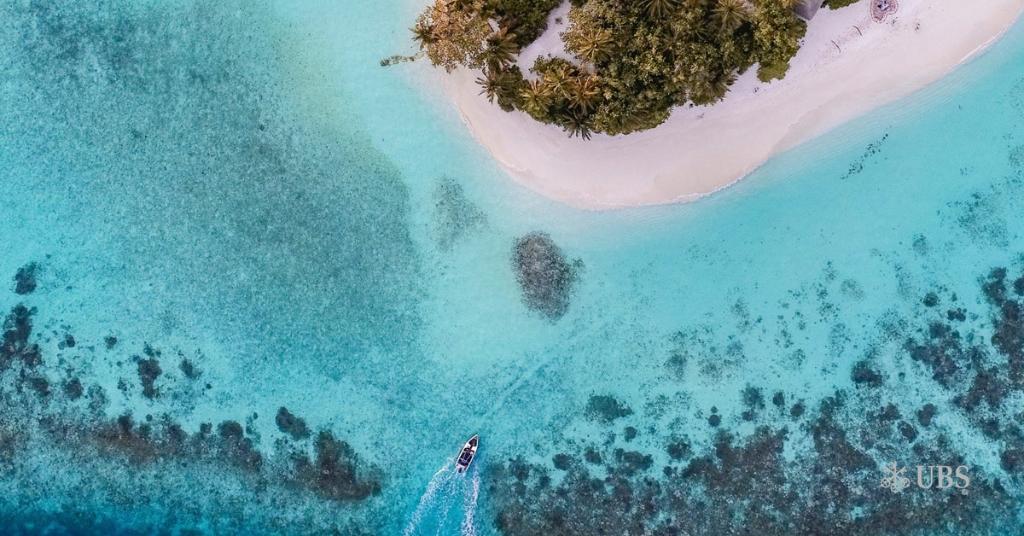 UBS's tweet image. As #sustainable investing goes mainstream, what do investors need to know? Find out how to invest in an ESG world on UBS Hub for Sustainable Finance.
#sustainablefinance #climateaware #shareUBS