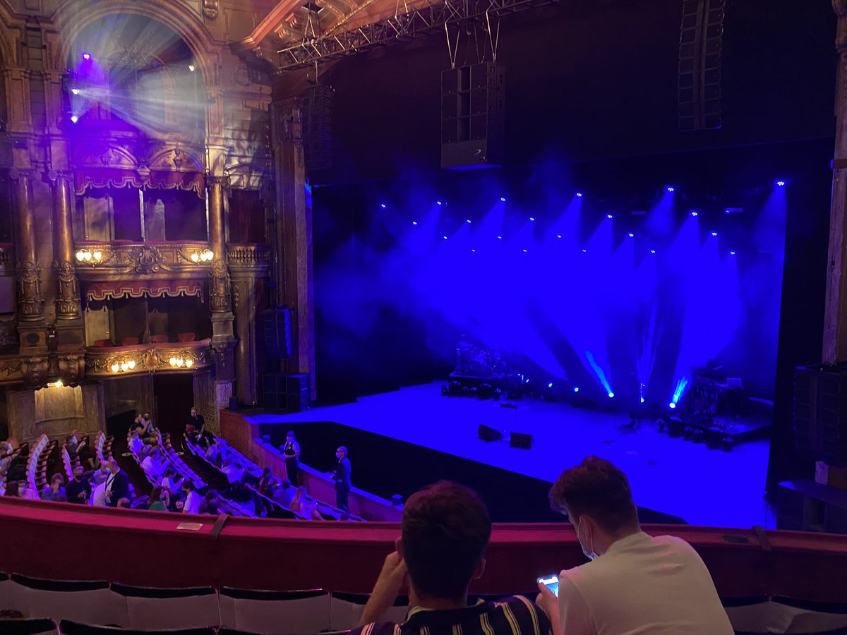 In the <a href="/LondonPalladium/">The London Palladium</a> for <a href="/Beverleyknight/">Beverley Knight💙</a> trial performance! So thrilled to be in a theatre