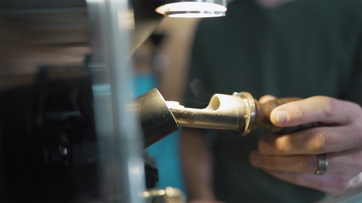 The Essential Coffee Roasting Course featuring Rob Hoos is designed as a series of online video tutorials 
⁠paired with a comprehensive 125 page workbook, written by Ildi Revi, Ally Coffee’s Director of Learning. More at ➡️ allyopen.com/products/the-e…