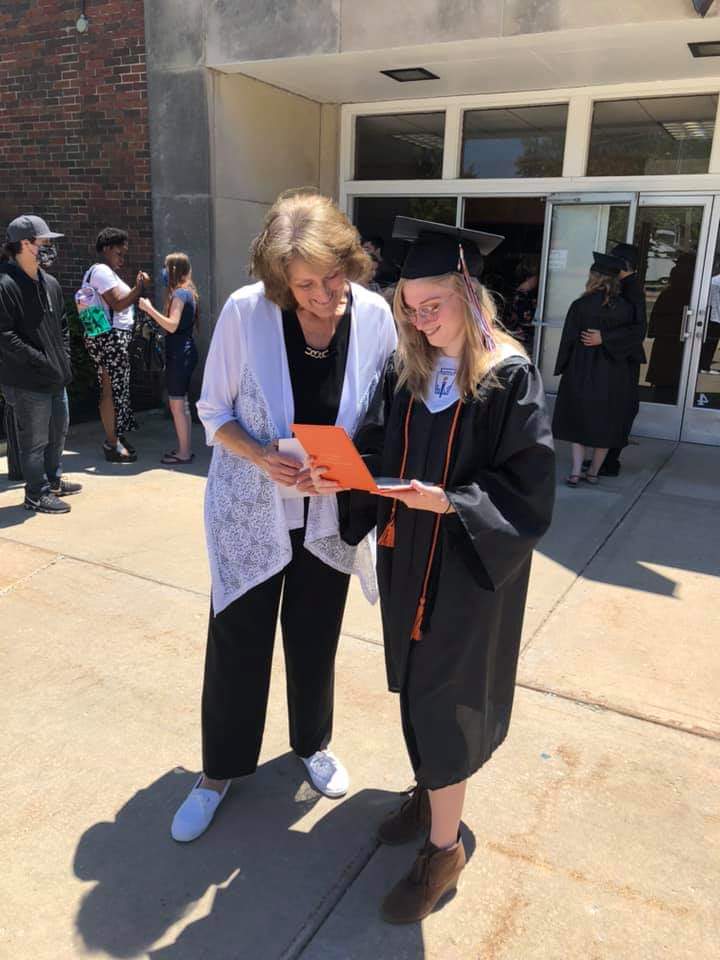 JessKiefling's tweet photo. I'm officially a highschool graduate, now it's time to become a cosmetologist. #Graduation2020 https://t.co/3m71lHDHmG