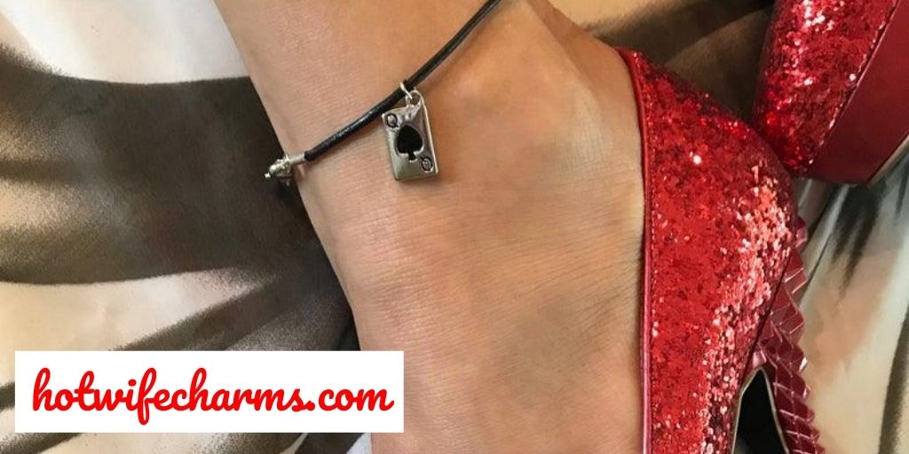 HotWifeCharms's tweet photo. You hate asking permissions and the upper case Q combined with a spade perfectly symbolizes your PLAYFUL personality.
#reminiscingqosjourney #ilovebbc #blackowned #hotwifebbc #hotwifebull #queenofspades #queenofspadessociety #ankletbracelets #ankletsloverinternational https://t.co/g5zuutLDwD