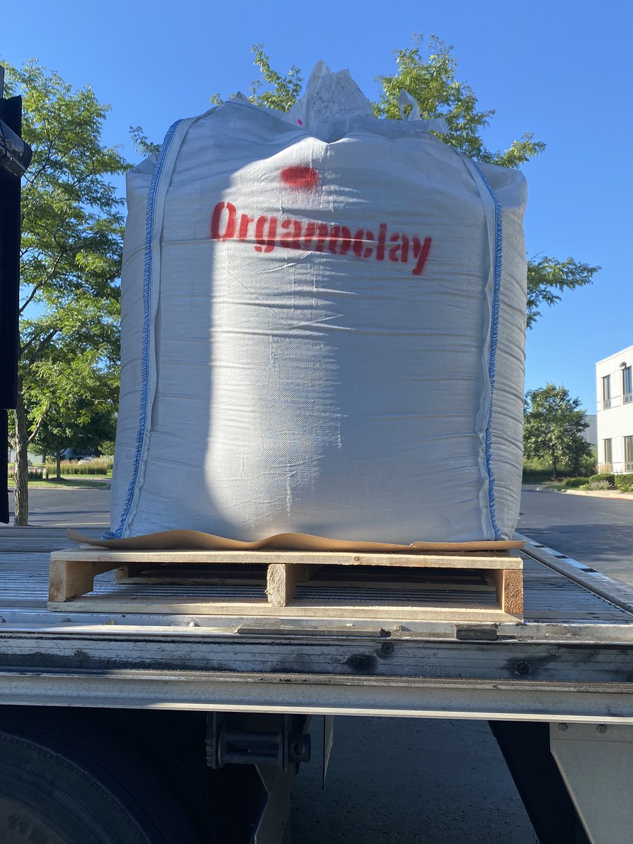 dani_906's tweet photo. Love pulling in this morning to see the guys loading a flatbed of HS-200 👍🏼🤜🏼 #organoclay https://t.co/N9oYFciPBs