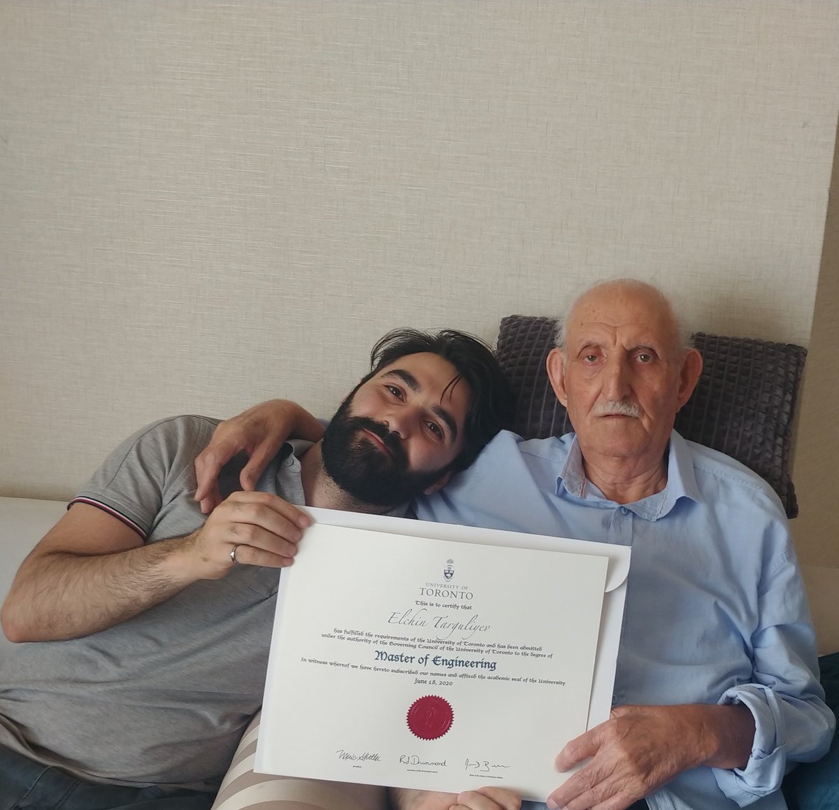 Altsheenography's tweet photo. Today I got my @UofT diploma and I wanted to celebrate it with the most important person in my life, my grandpa. He has been there for me in every difficulty I had and I wanted him to be the first person to see my Masters diploma. I Love you grandpa 
@uoftalumni @uoftengineering https://t.co/DOliAgOdew