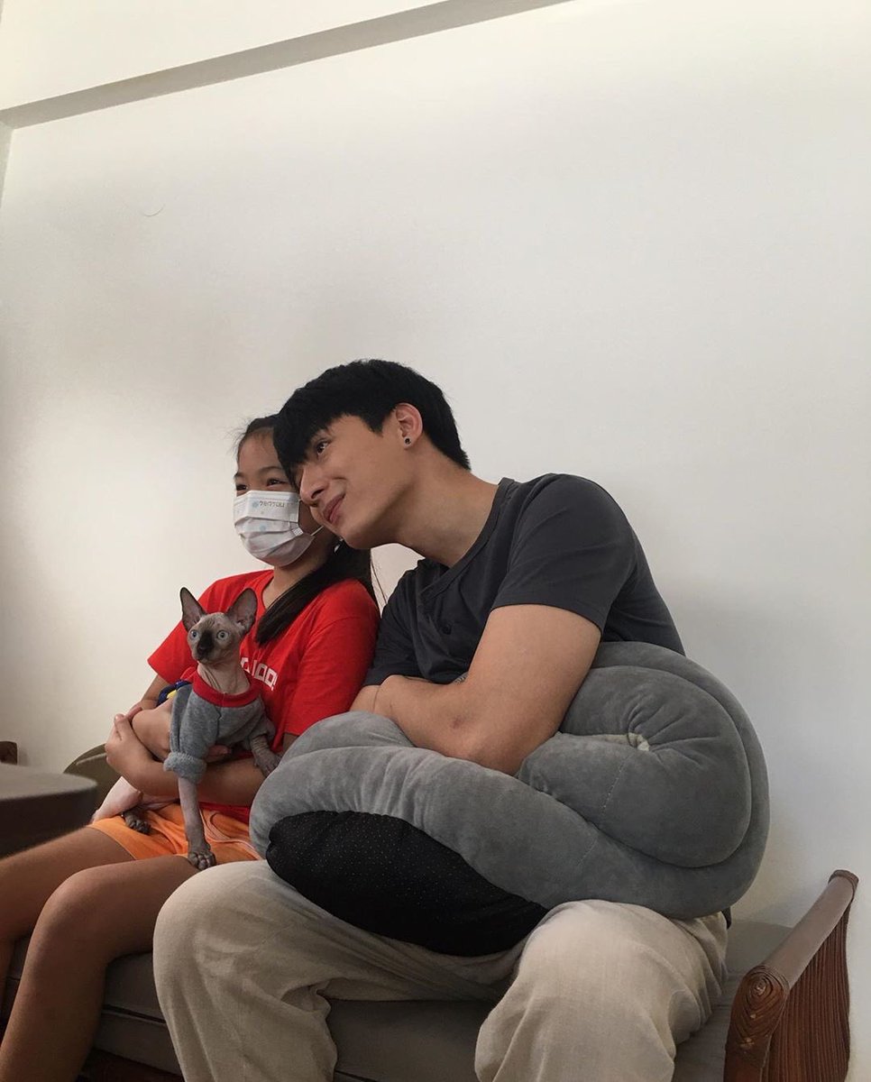 Saew_08's tweet photo. แงงงงง น่ารักกกก 
#KristPerawat 
https://t.co/UhdWIS0BrD https://t.co/ZdWZUgx2BV