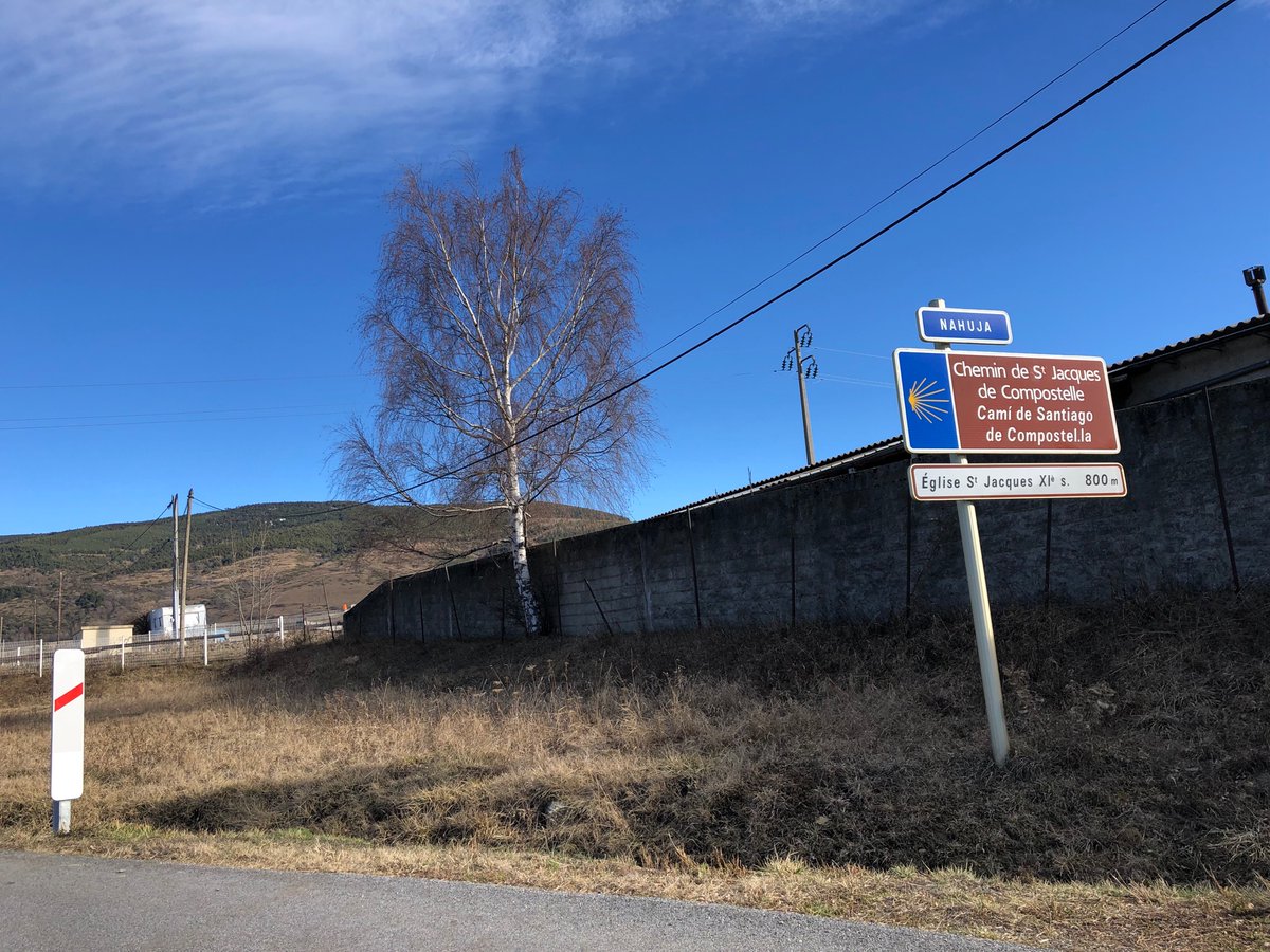 RicardMoren's tweet photo. @TdePaisatge #hamlets research @UABBarcelona:
NAHUJA commune #PyrénéesOrientales #France:
73 inhabitants (INSEE2014) including 12 born abroad:
6 #immigrantWomen & 6 #immigrantMen
#micropobles #RURALimmigration #RuralEUROPE
#Naüja #Nahuja #Cerdanya #Cerdagne
See: https://t.co/DVknoan9Rk
📷2020 https://t.co/ZZqVKbaCkw