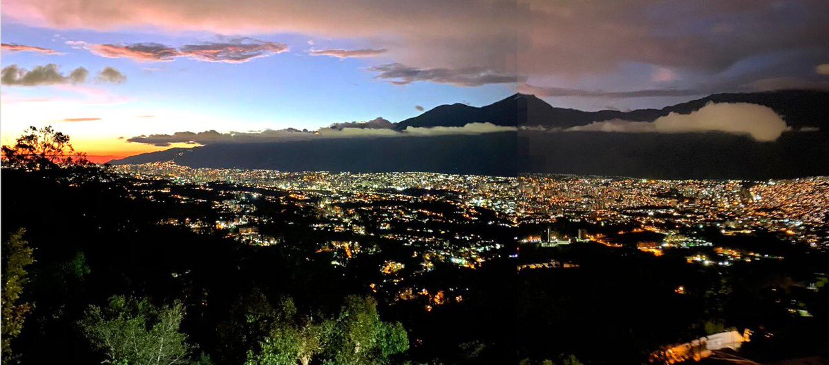 rafaelarraiz's tweet photo. Una de las ciudades más bellas del mundo. Verde, con los cielos azules transparentes y un clima hecho para los dioses. Está de cumpleaños esta semana. Es el lugar del mundo al que pertenezco. https://t.co/wo9d3Ncrvl