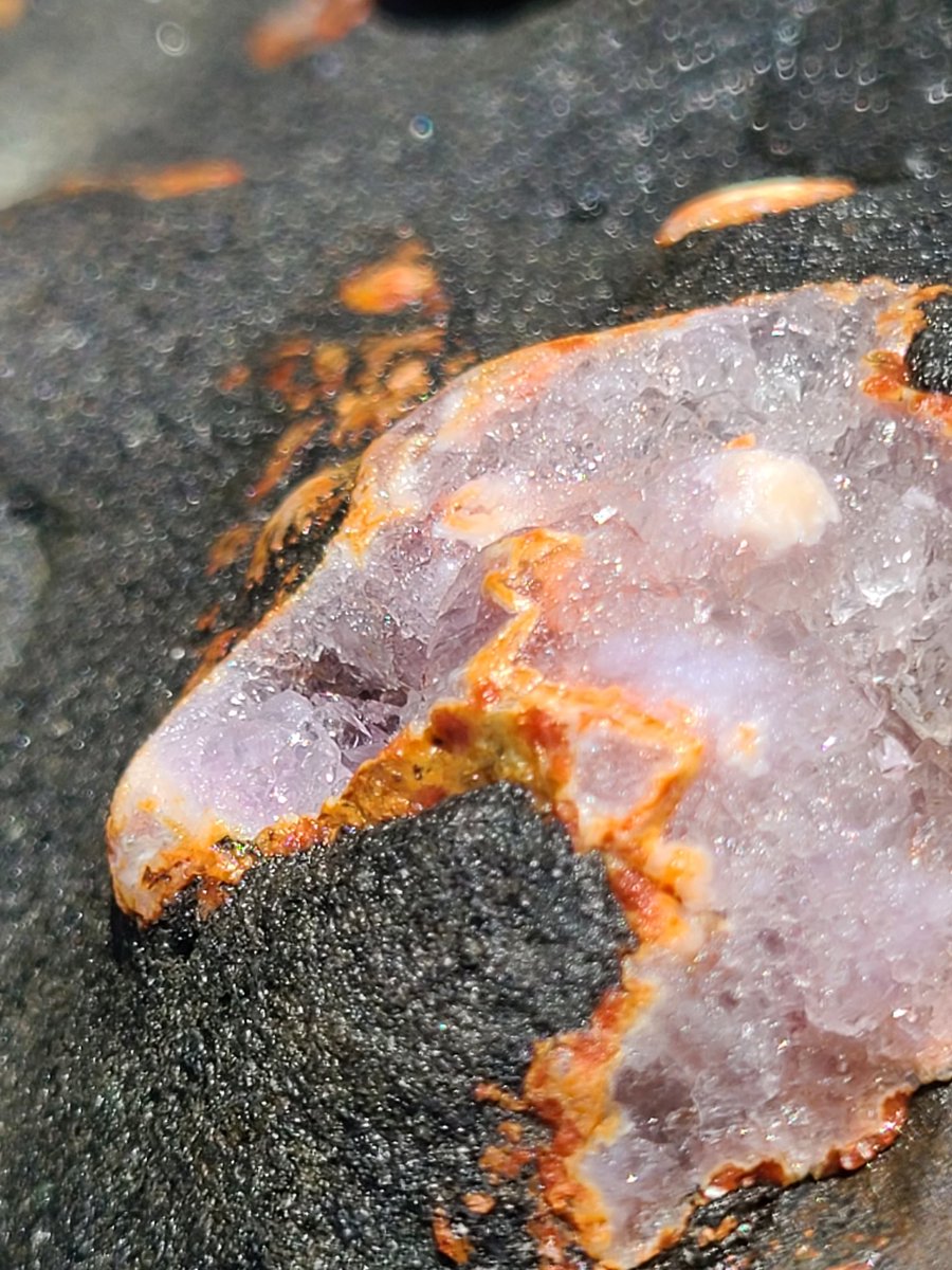 Megaern502's tweet photo. Sometimes I take pictures of rocks. ALSO Hello Twitter #imback #rocks #photography https://t.co/bklPBzRYch