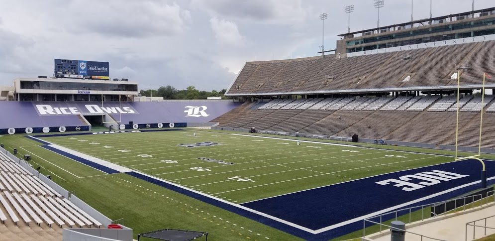 AtTheRoost's tweet photo. 𝐔𝐏𝐃𝐀𝐓𝐄: @RiceFootball players have returned to campus, with a few more still on the way.

Workouts are continuing in a socially-distanced manner. The Owls are prepping for the season until told otherwise. https://t.co/Um42THMAqU