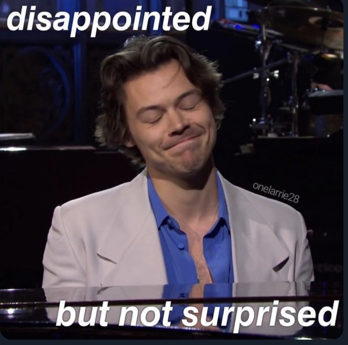 tpwkshayna's tweet photo. directioners: don’t make a website 

1d : *makes website* 

*website crashes*

us: 

#10YearsOfOneDiretion https://t.co/RlwAPMn54P