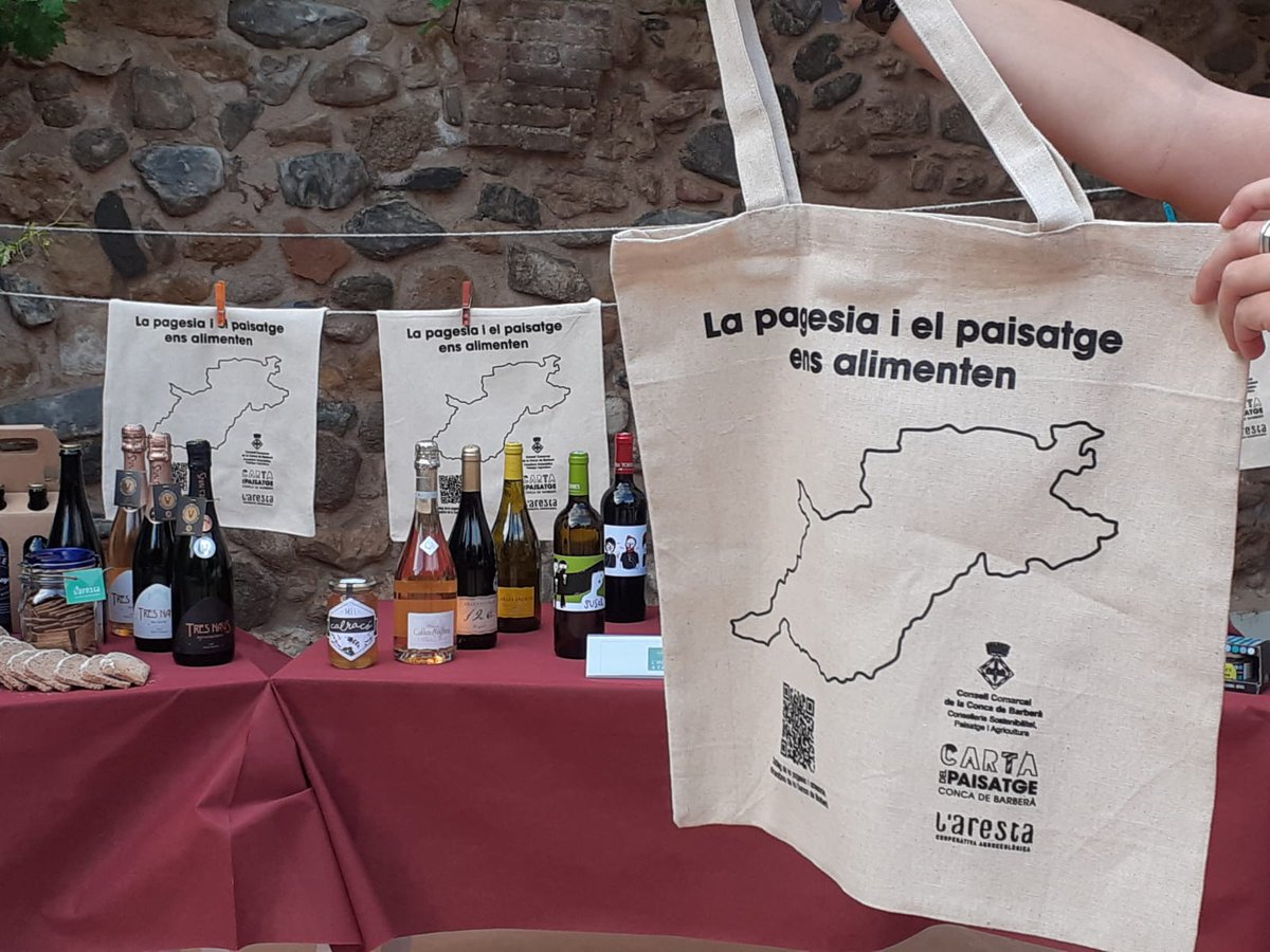 arestacoop's tweet photo. L'objectiu del catàleg és  promoure el consum local com a element clau x a la transició cap a un sistema alimentari territorialitzat, just i sostenible mitjançant una eina q faciliti el contacte entre ls productores i els habitants i agents d la comarca. https://t.co/z1tkNSeYmm