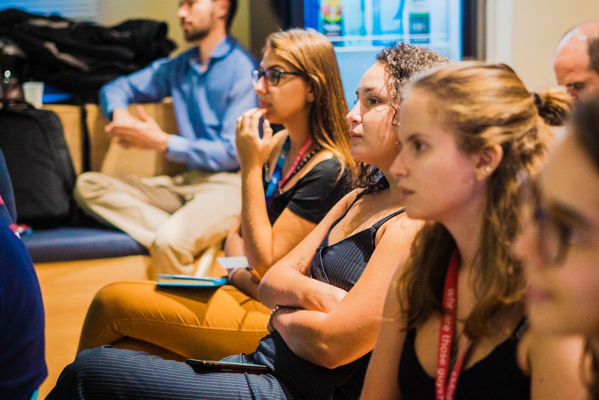 dtidigital's tweet image. Toda quinta-feira, tínhamos um encontro presencial em uma das sedes da dti para os #Techshots. Eram momento de descontração, aprendizado e networking. Esse #evento continua acontecendo de forma remota. Mas ficamos mesmo é com saudade de todo mundo junto! #tbt