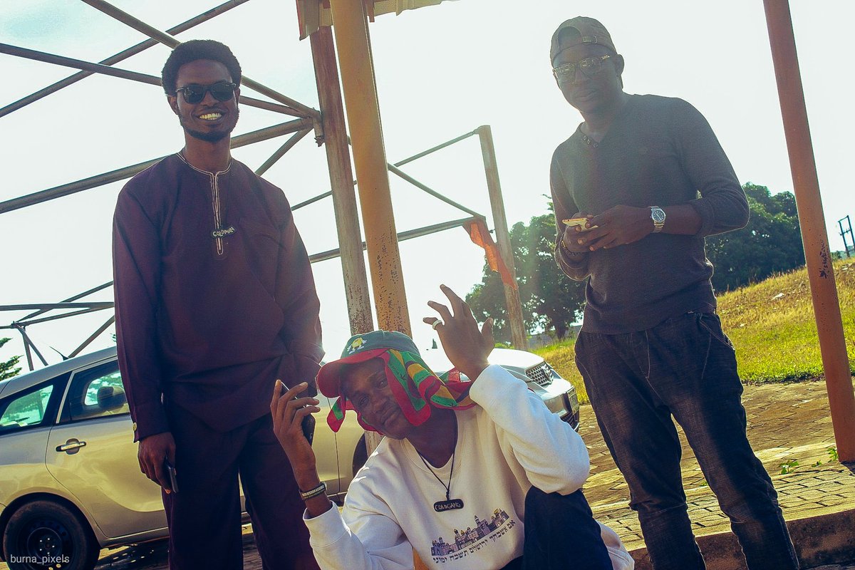 coldgangNIG's tweet photo. #ThrowbackThursday
@Oloye_Coldman x @Damie_Irie x @ajajuappenation
We love you guys ๐ฏ๐โ๐พ
Listen, download & share.
Oloye Coldman - To My Mum (Duduke cover)
https://t.co/4WyW780rlh
#034TheEP
@AkureHowFar @OfficialCGPent https://t.co/ieZdwqJaoV