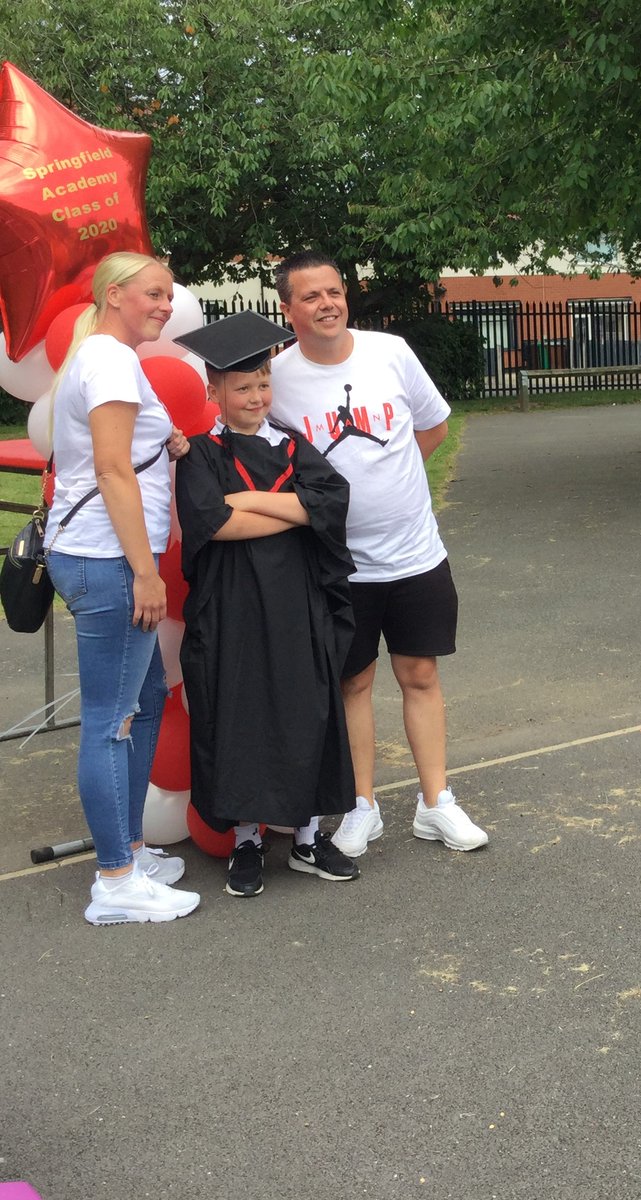 SpringfieldDLT's tweet image. Springfield Academy Graduation 2020, Al Fresco!
Spirit of Springfield Winners Kellie-Marie Conteh and Harrison White.