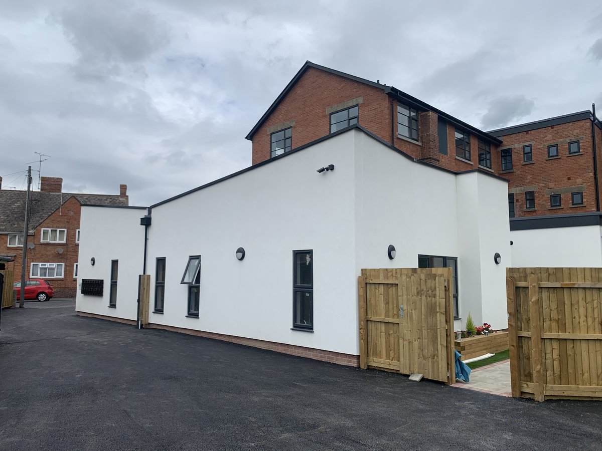 TimberFrameLtd's tweet photo. Contemporary extension to Thorne House in Yeovil by WESTRUCTURE @TimberFrameLtd https://t.co/w7YZVWYNae