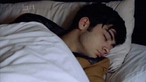 shinsobb's tweet photo. Harry y Zayn en estos momentos   #10YearsOfOneDiretion https://t.co/JZYM8lXmKK