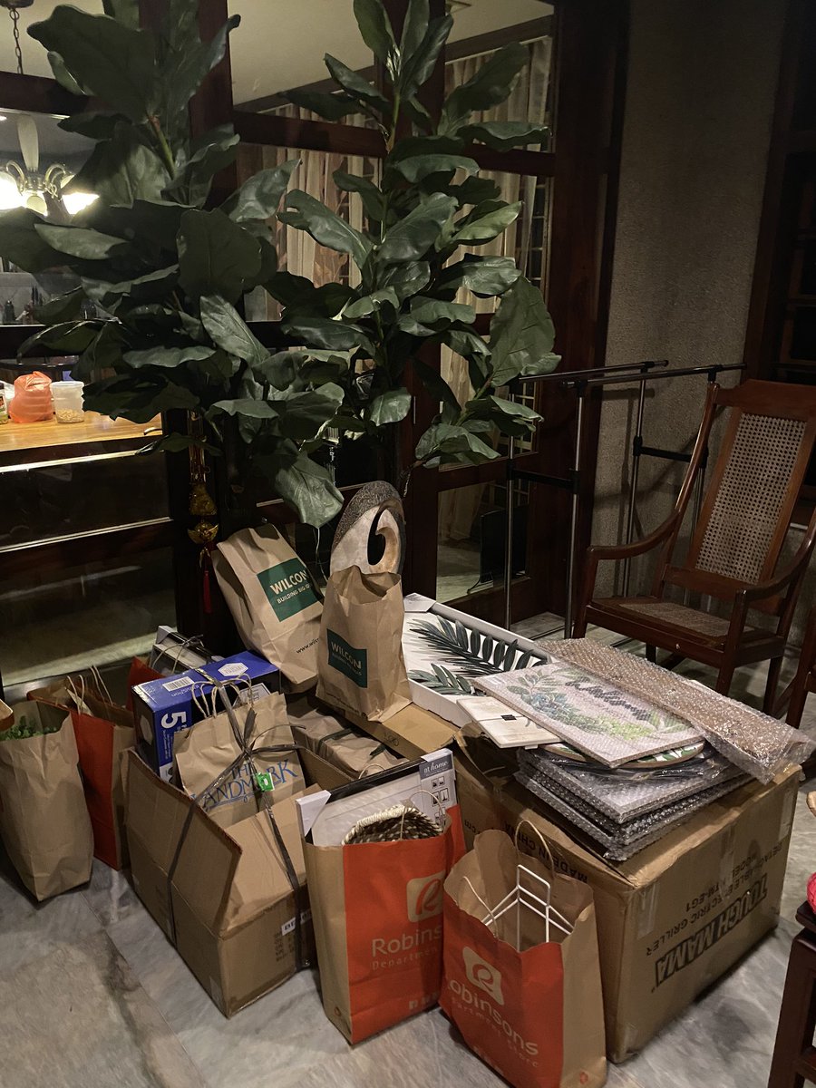 KimmyNora's tweet photo. Exciting setup next week for freelance project. Can’t wait! 😍 https://t.co/RVRJKQTkVe