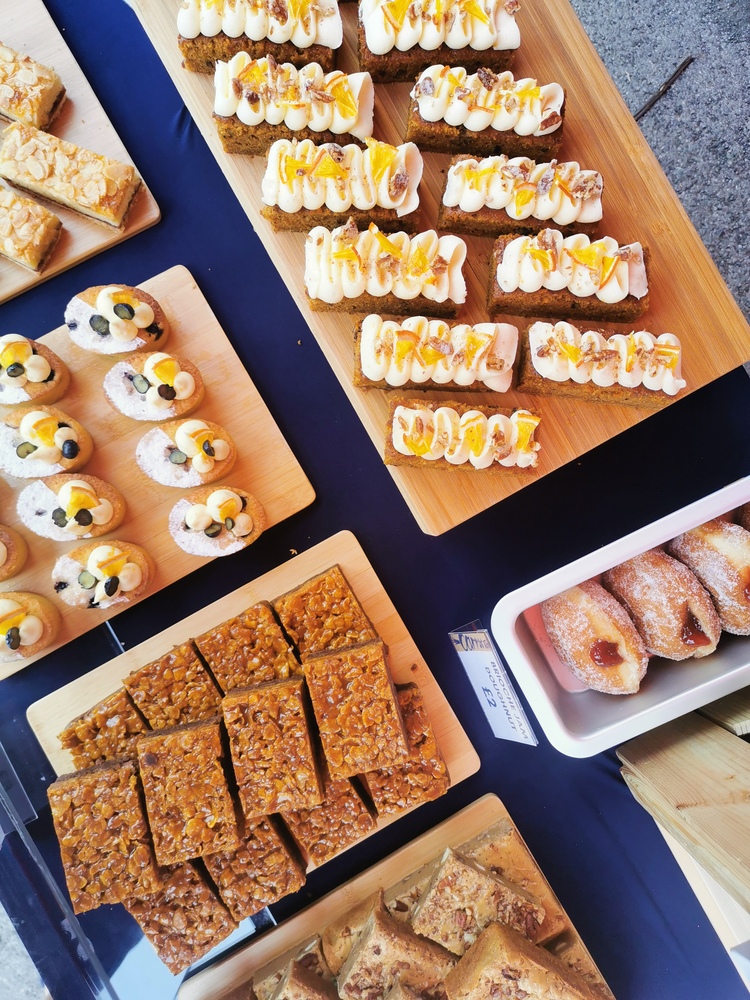 A huge shout out to <a href="/carrottopbakery/">Carrottopbakery</a> Carrot Top Bakery who is making their debut at #Roath this weekend!  This is a special producer you do not want to miss!  #delectable #cake #cardiff #farmersmarket #yummy