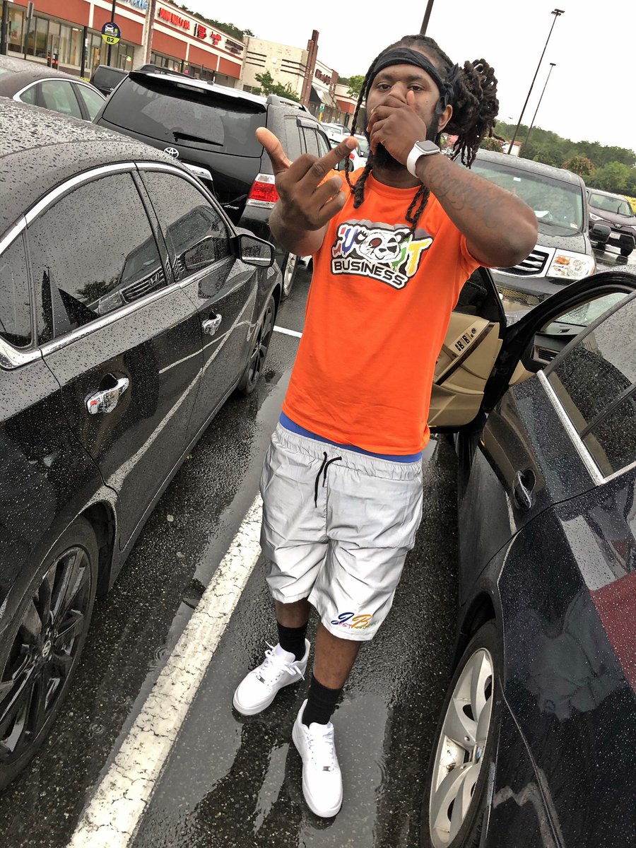 Ayee_TrevyTrev's tweet photo. Throw it on make it look like sum 🔌 https://t.co/sF4M3YQYod
