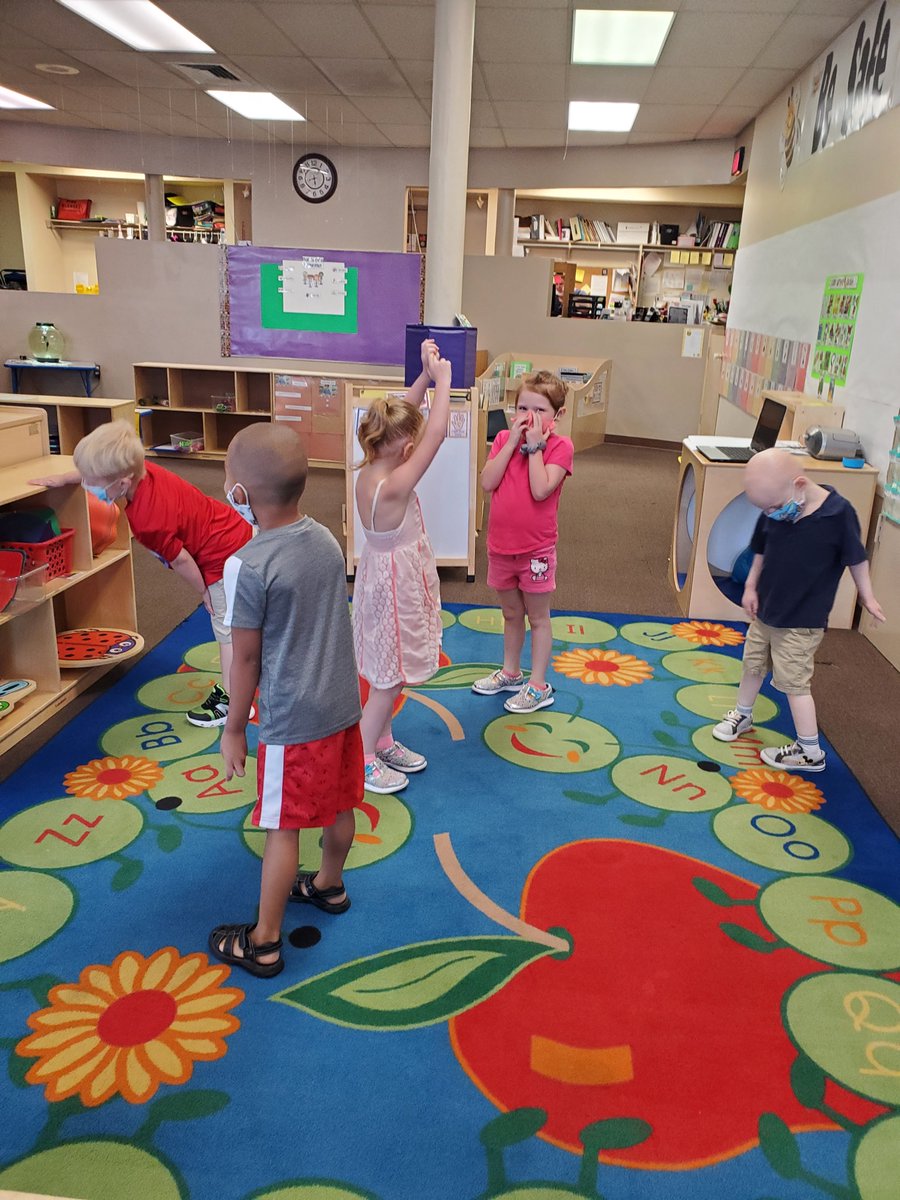 ACE_ELP's tweet image. The children were building bigger domino structures.  We watched a youtube video about going to kindergarten and made a Venn diagram comparing kindergarten and head start.  Also, some outdoor photos and a pose from our freeze dance party!
#headstartcutie #headstartworks